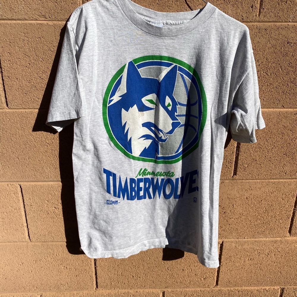 Vintage timberwolves tee